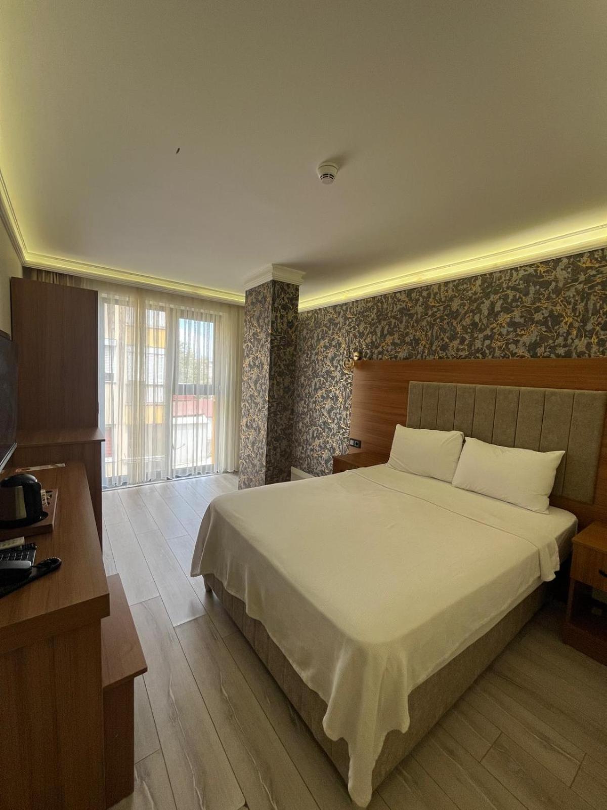 Golden Lux Hotel Antalya Exteriör bild