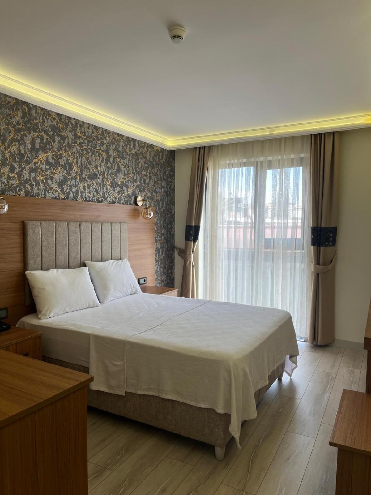 Golden Lux Hotel Antalya Exteriör bild